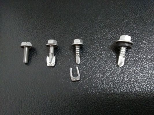 เครื่องขึ้นรูปจุด/ปลาย/ปลายสกรูเจาะตนเอง, สกรูเจาะตนเอง